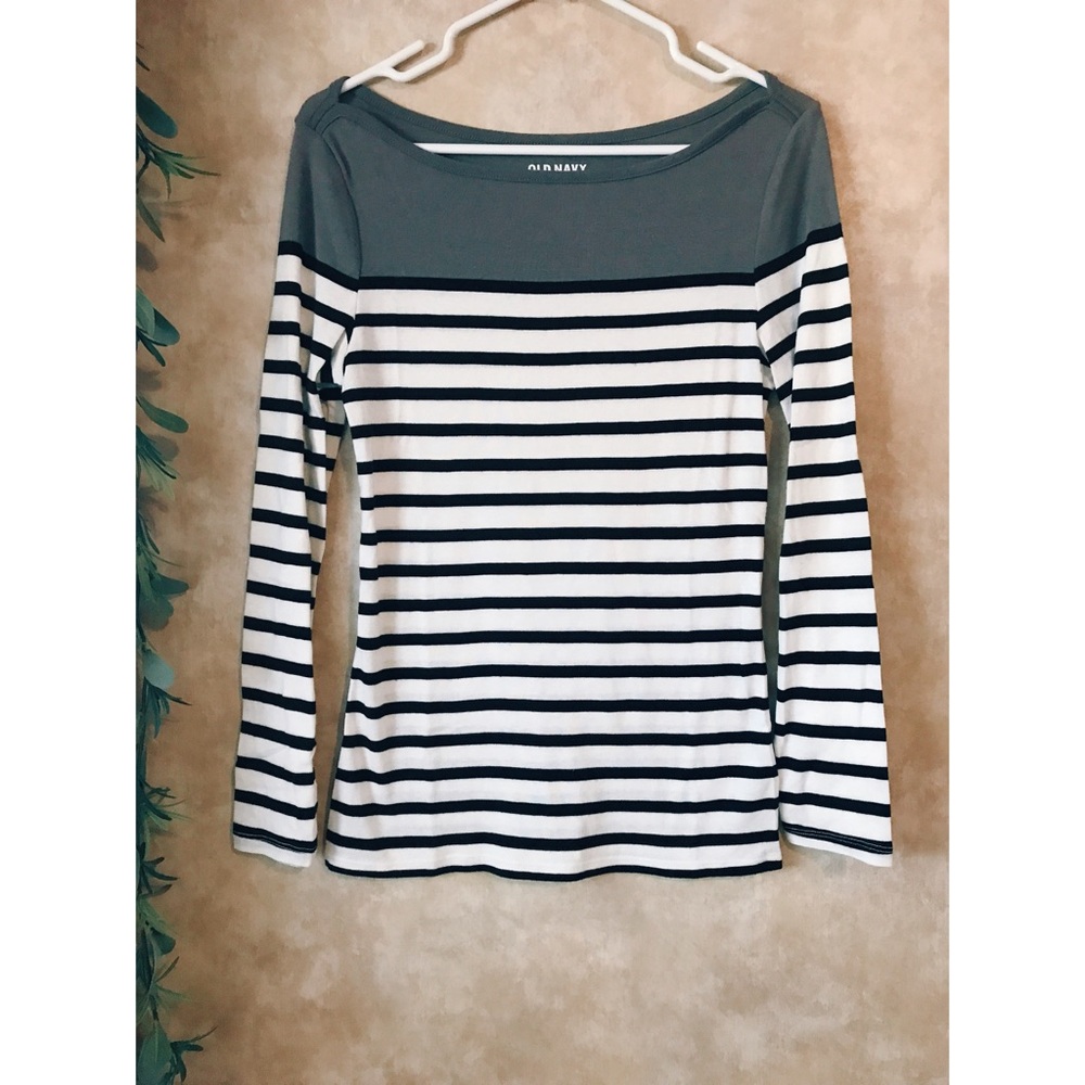 [OLD NAVY] essential capsule wardrobe stripe top